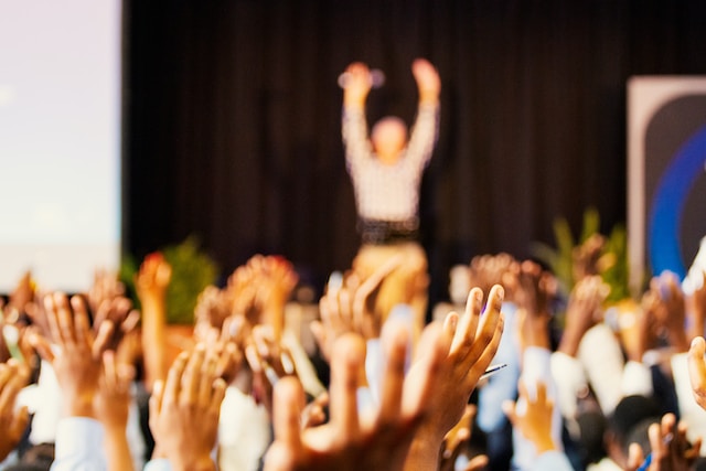 Welke vragen moeten er in een enquête over evenementenbeheer staan?